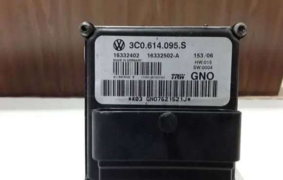 Volkswagen PASSAT B6 ABS Pump 3C0614095S