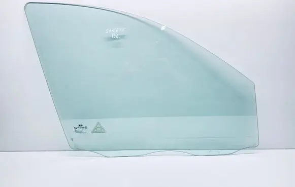 Hyundai Santa Fe Front door window glass four-door 824212B000