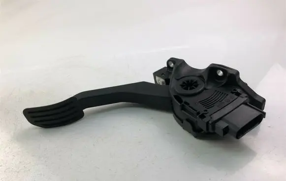 Volvo V60 Accelerator throttle pedal 31329062 K3051