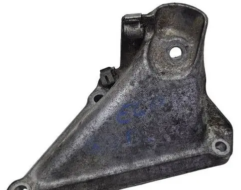 Engine mounting bracket