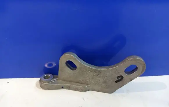 Volvo S60 Rear differential/diff mount bracket 31492927