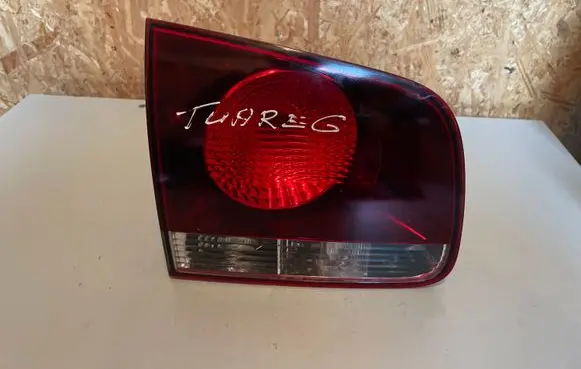 Volkswagen Touareg I Tailgate rear/tail lights 7L6945093T