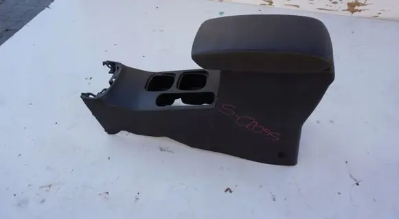 Suzuki SX4 S-Cross Center console 