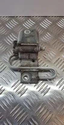 Volkswagen Caddy Front door lower hinge 1T0831412A
