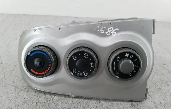 Toyota Yaris Climate control/heater control trim 554060D190
