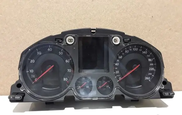 Volkswagen PASSAT B6 Speedometer (instrument cluster) 3C0920870P