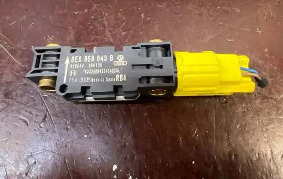 Audi A4 S4 B7 8E 8H Airbag deployment crash/impact sensor 8E0959643B 010584 160105