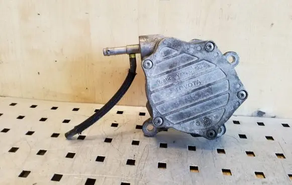 Toyota Verso Vacuum pump 10010935