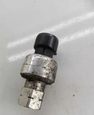 Opel Insignia A Air conditioning (A/C) pressure sensor 13502758