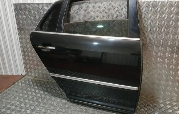 Volkswagen Phaeton Rear door