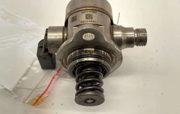 Skoda Scala Fuel injection high pressure pump 05E127027D