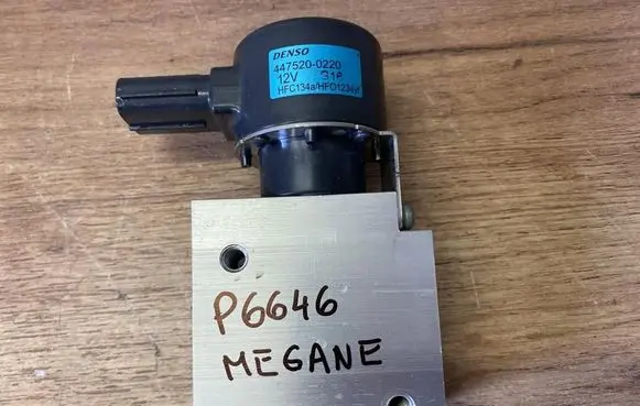 Renault Megane E-Tech Air conditioning (A/C) expansion valve 4475200220