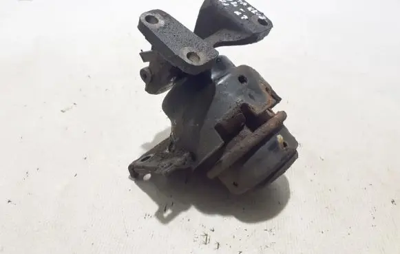 Toyota Land Cruiser (J120) Engine mount bracket 1236130050