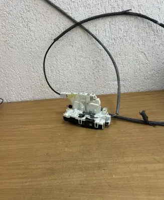 Mercedes-Benz Sprinter W906 Coupe door lock (next to the handle) A2040085899 A91073002000