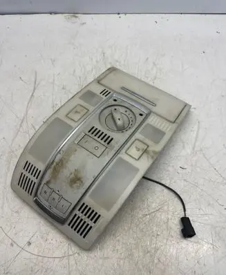 Audi A6 S6 C6 4F Front seat light 4F0947135AT