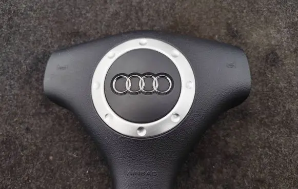 Audi TT Mk1 Steering wheel airbag 8N0880201