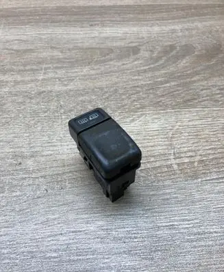 Volvo S70 V70 V70 XC Windscreen/window heater switch 9162952 97W19K