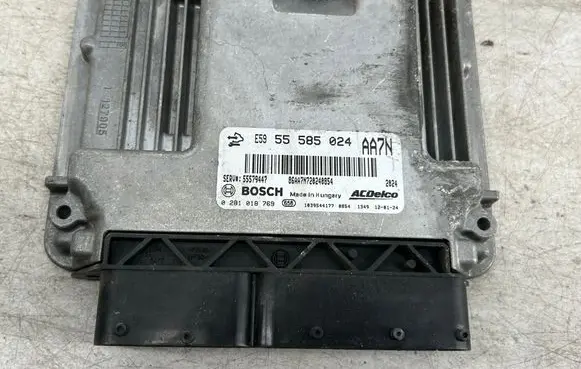Opel Zafira C Engine control unit/module 55585024 55579447 0281018769