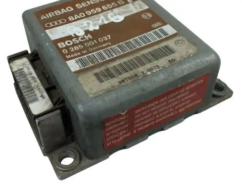 Audi A4 S4 B5 8D Airbag control unit/module 8A0959655B 0285001037 96T00820075