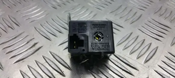 Toyota Corolla Verso AR10 Other relay 8665013010 0689003570