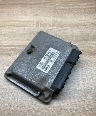 Volkswagen Golf IV Engine control unit/module ECU 038906018AN 0281001733