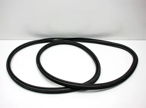 Volvo V60 Rubber seal front door (on door) 32229226
