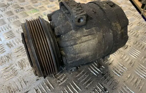 Renault Scenic I Air conditioning (A/C) compressor (pump) 7700105765