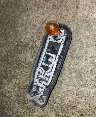 BMW 5 E39 Tail light bulb cover holder 2496339