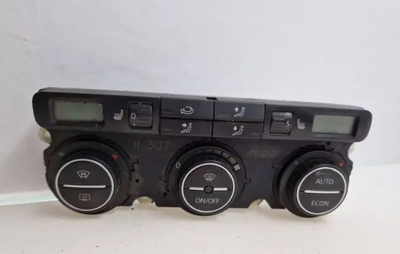 Volkswagen PASSAT B6 Climate control unit 74677533