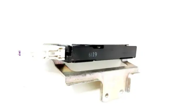 Toyota RAV 4 (XA40) Radio antenna 8999742010