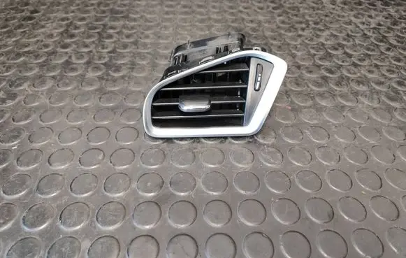 Citroen C4 II Dashboard side air vent grill/cover trim 9676609777