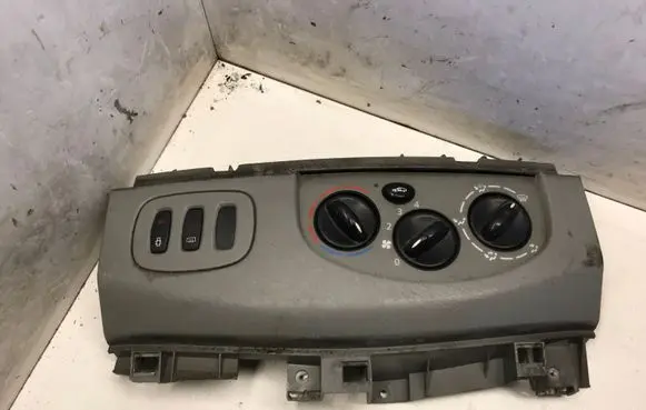 Renault Trafic II (X83) Climate control unit 8200004603 R6136S440