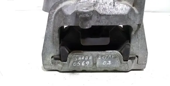Skoda Octavia Mk2 (1Z) Engine mount bracket 1K0199262