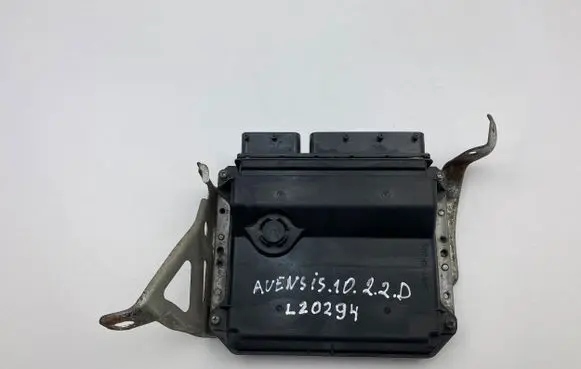 Toyota Avensis T270 Engine control unit/module 8966105D12 MB2759001911