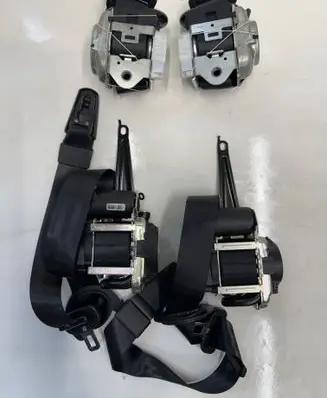 Audi A4 S4 B9 8W Set of seat belts
