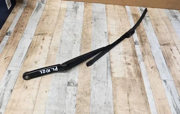 Volkswagen PASSAT B6 Front wiper blade arm 3C1955409C