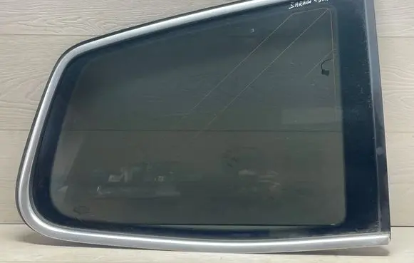 Volkswagen Sharan Rear side window 43R001583 E000231