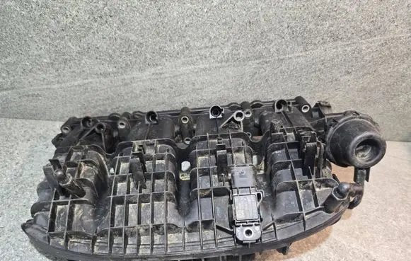 Porsche Macan (95B) Intake manifold 06L133201