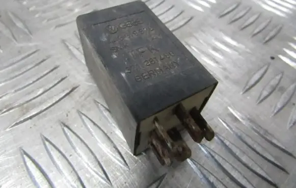 Volkswagen Transporter - Caravelle T5 Other relay 443919878 371.281490