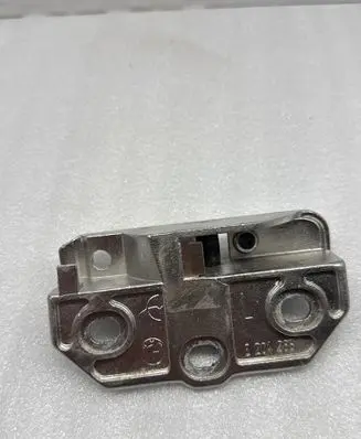BMW 6 E63 E64 Convertible roof lock/latch 8204285