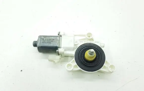 Chrysler Voyager Sliding door motor 0130822334 3018076C