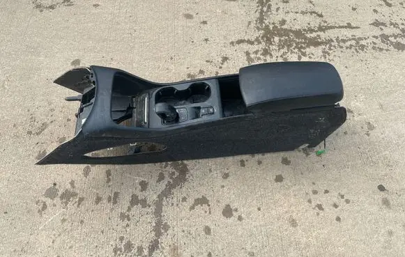 Volvo XC40 Armrest 