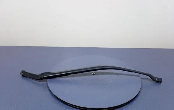 Front wiper blade arm