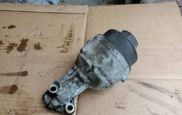 Seat Ibiza IV (6J,6P) Oil filter mounting bracket 03D115403D