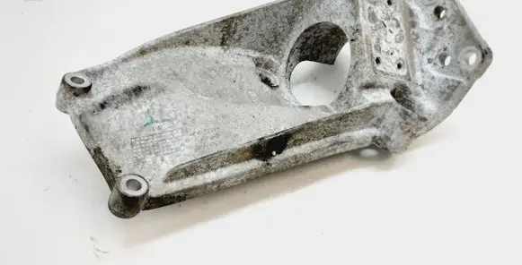 Volvo XC60 Engine mounting bracket 31434290