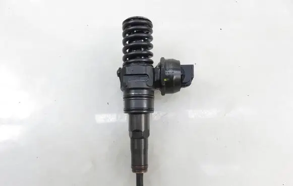 Volkswagen Transporter - Caravelle T5 Fuel injector 0414720215 038130073AG