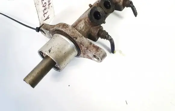 Volkswagen Touran I Master brake cylinder