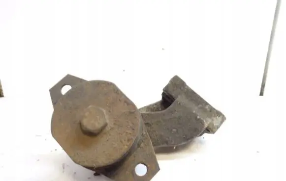 Fiat Uno Engine mount bracket