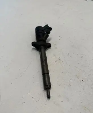 Peugeot 207 Fuel injector 0445110239