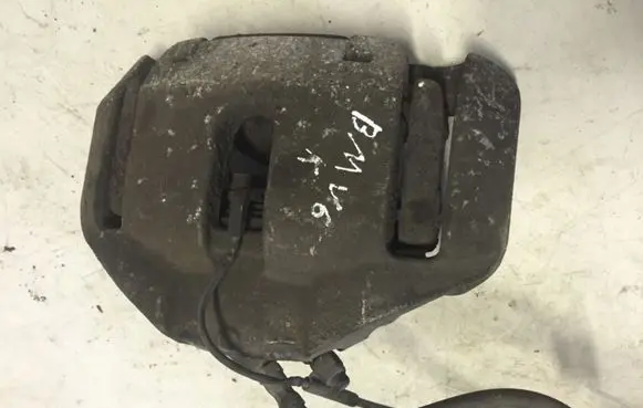 BMW 6 E63 E64 Front Brake Caliper Pad/Carrier 
